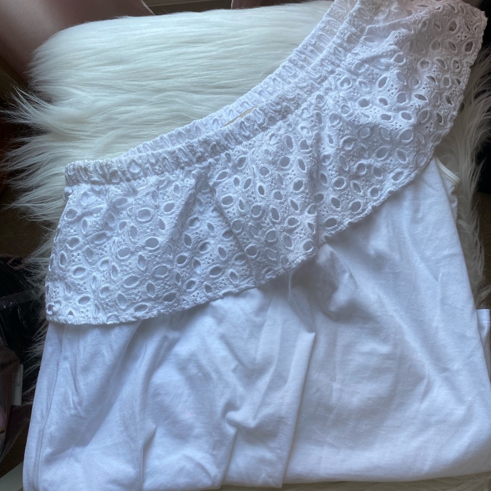 ONE SHOULDER EYELET TOP